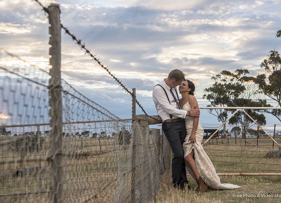 Warrawong Woolshed Wedding Photography SS 1 920x666 - Simone & Samue @ Warrawong Woolshed