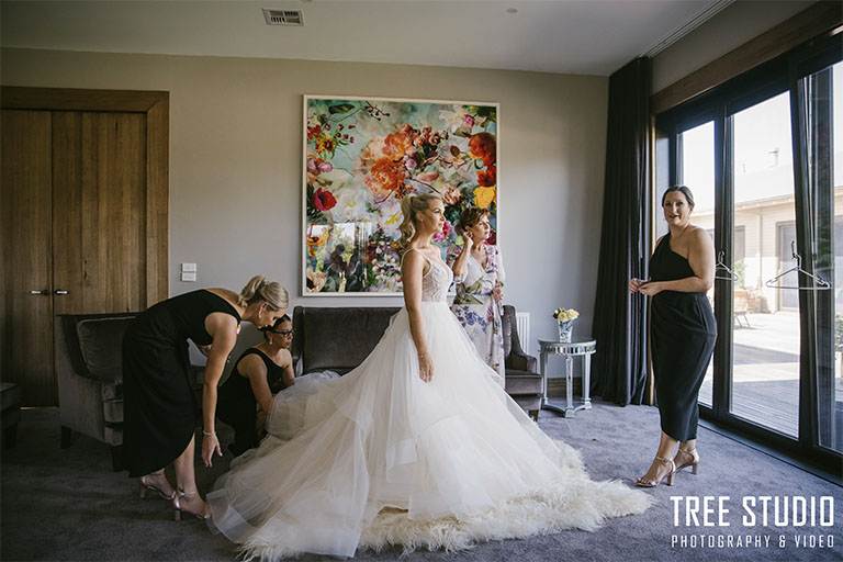 Melbourne private property wedding photography bs 60 - 10 Must Have Wedding Dress Photos in Melbourne