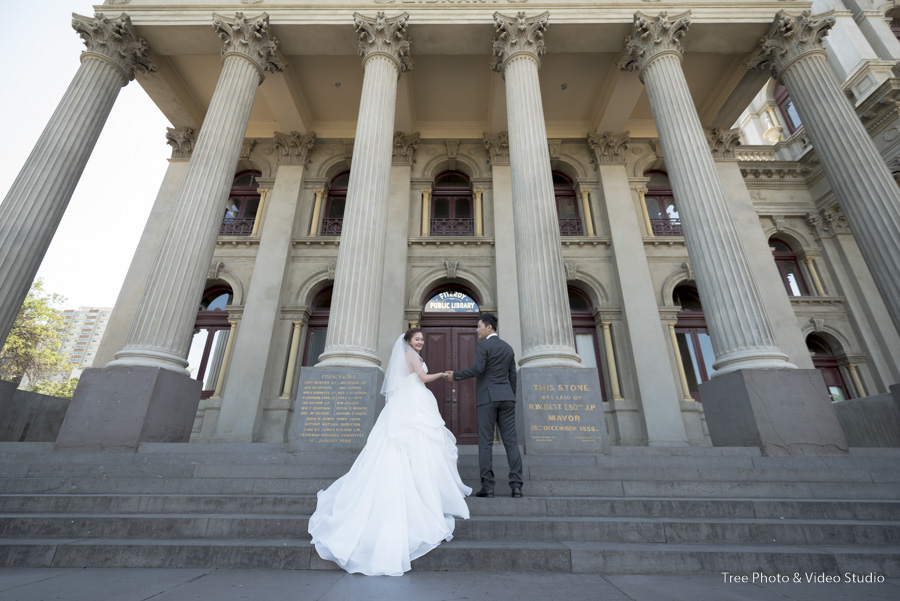 Fitzroy Town Hall Wedding Photography 1 - The best wedding photo locations in Melbourne [2020]